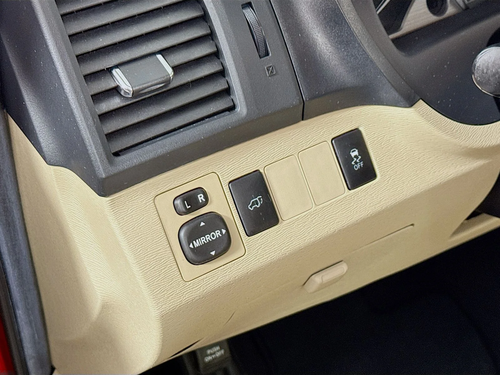 Used 2013 Red Toyota Limited image 10