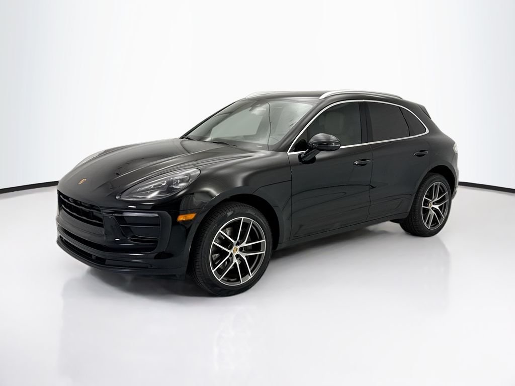 2022 Porsche Macan -'s photo