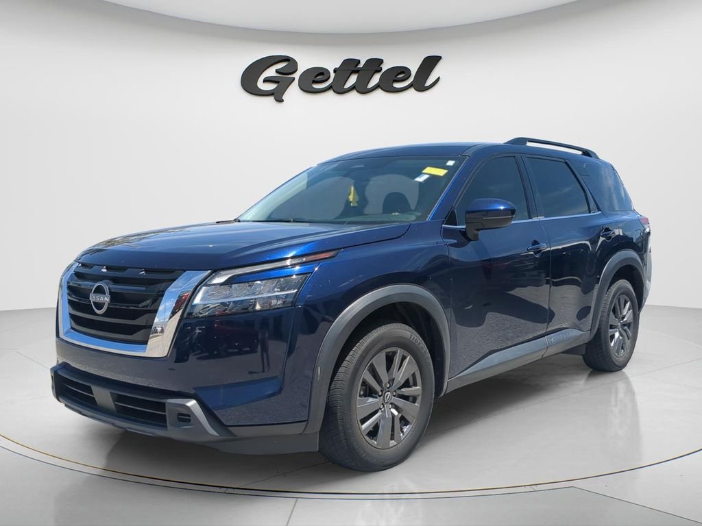 2022 Nissan Pathfinder SV