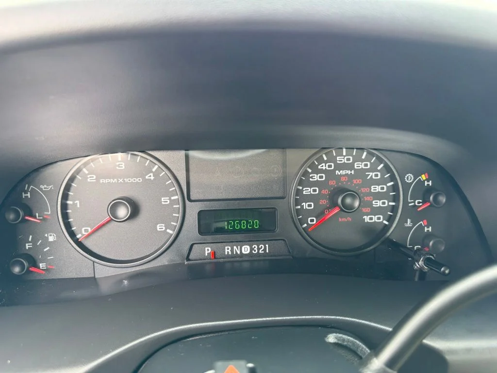 Used 2006 Gray Ford XL image 15