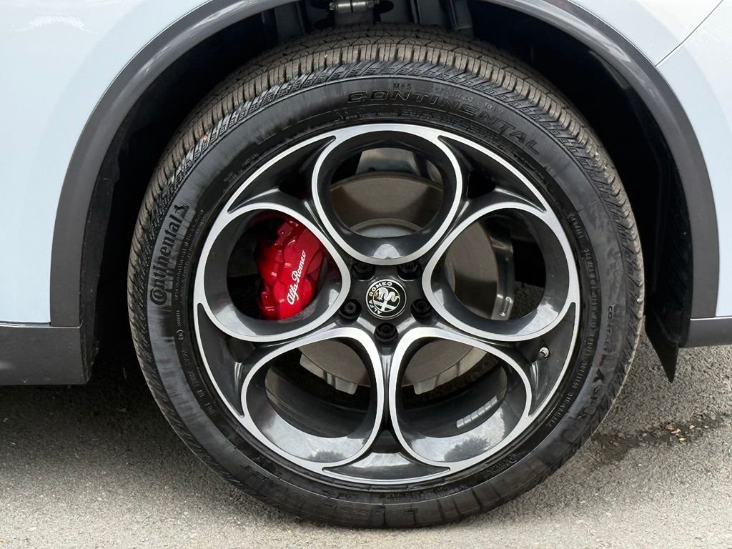 Used 2023 Gray Alfa Romeo Ti image 6