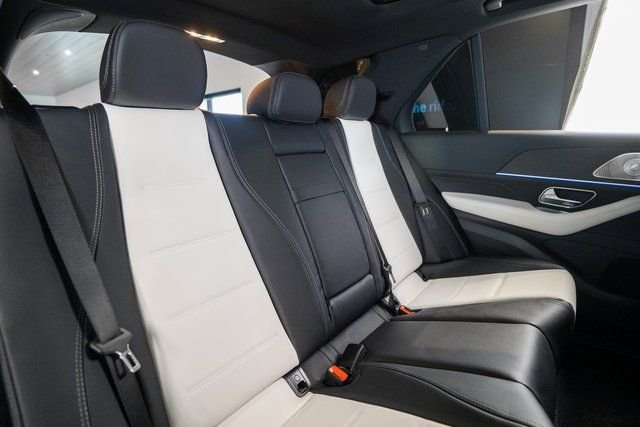 New 2026 MANUFAKTUR Moonlight White Metallic Mercedes-Benz GLE 350 image 31