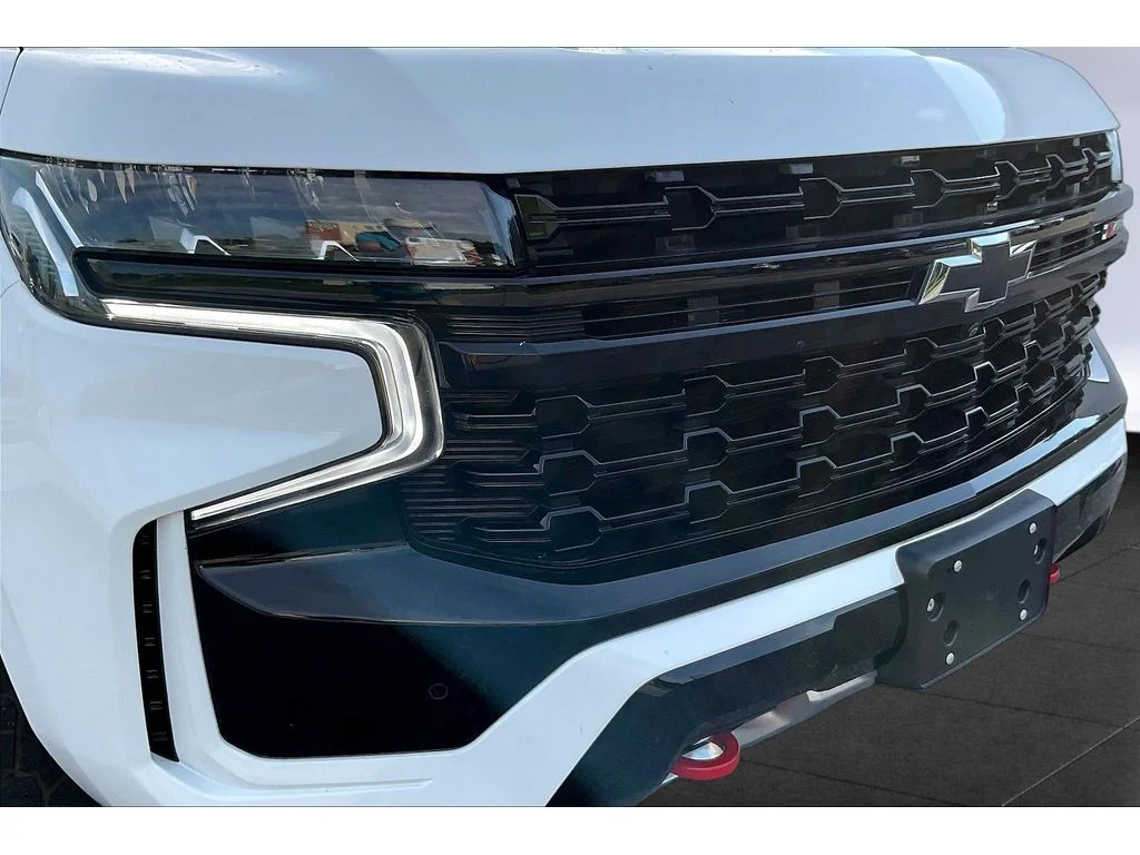 Used 2023 Summit White Chevrolet Z71 image 21