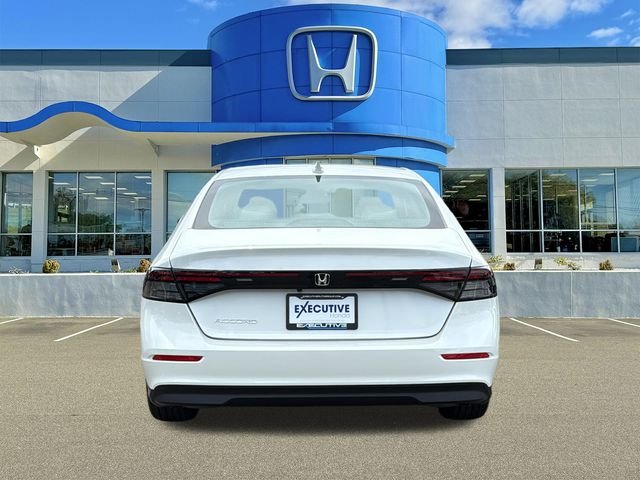 New 2026 Platinum White Pearl Honda LX image 5