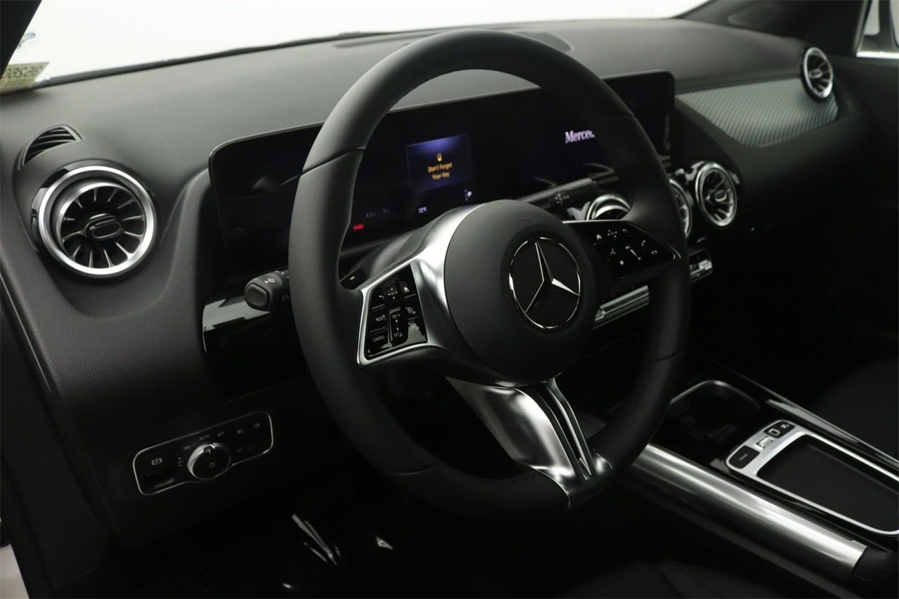 2026 Mercedes Benz GLA 250 photo 2