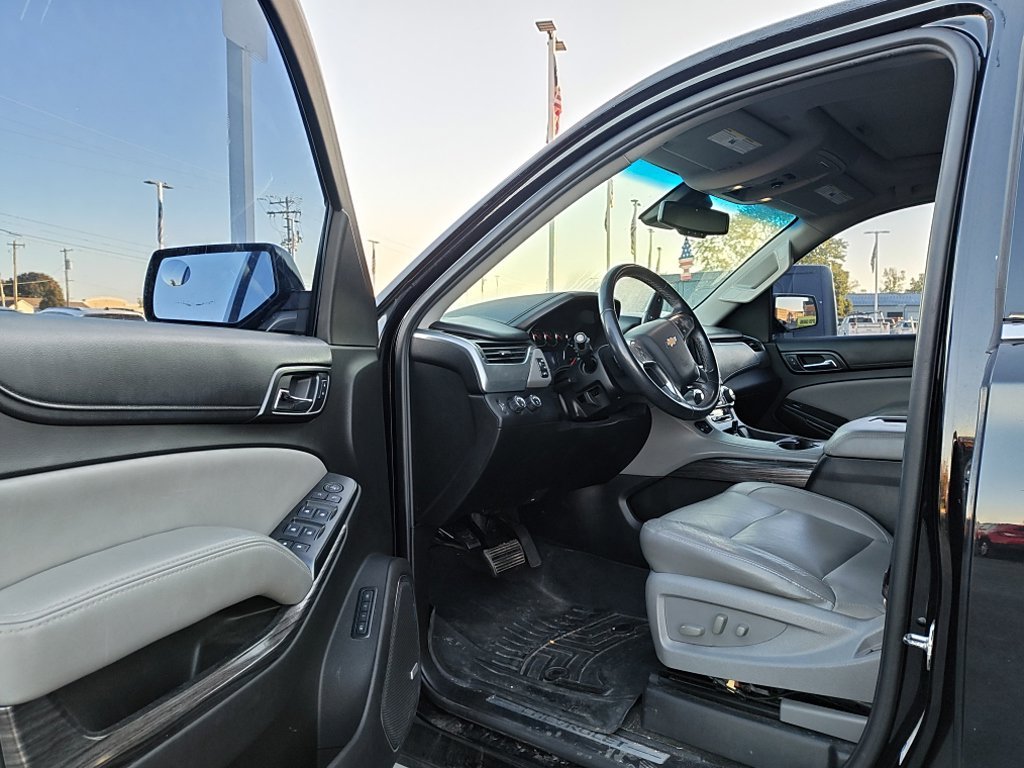 Used 2017 Black Chevrolet LT image 9