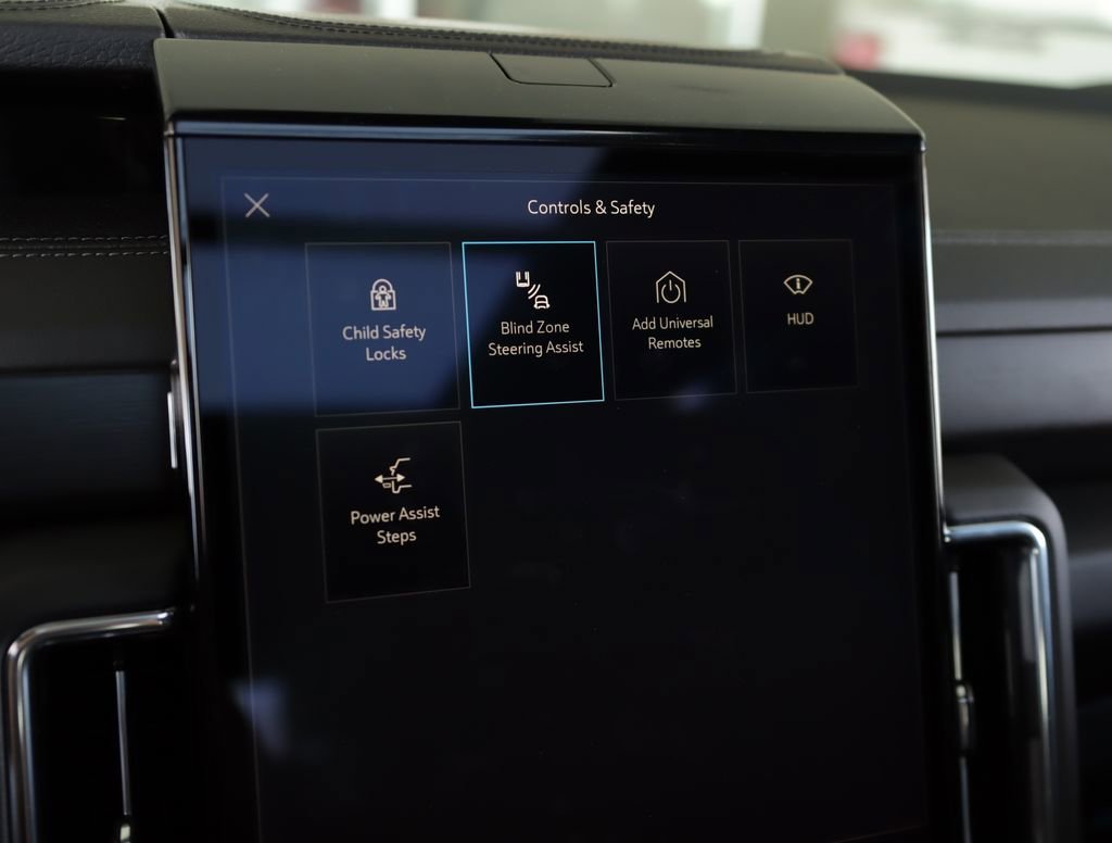 2026 GMC Yukon Denali - Photo 17