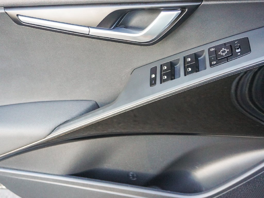 Used 2023 Gray Kia Wind image 19