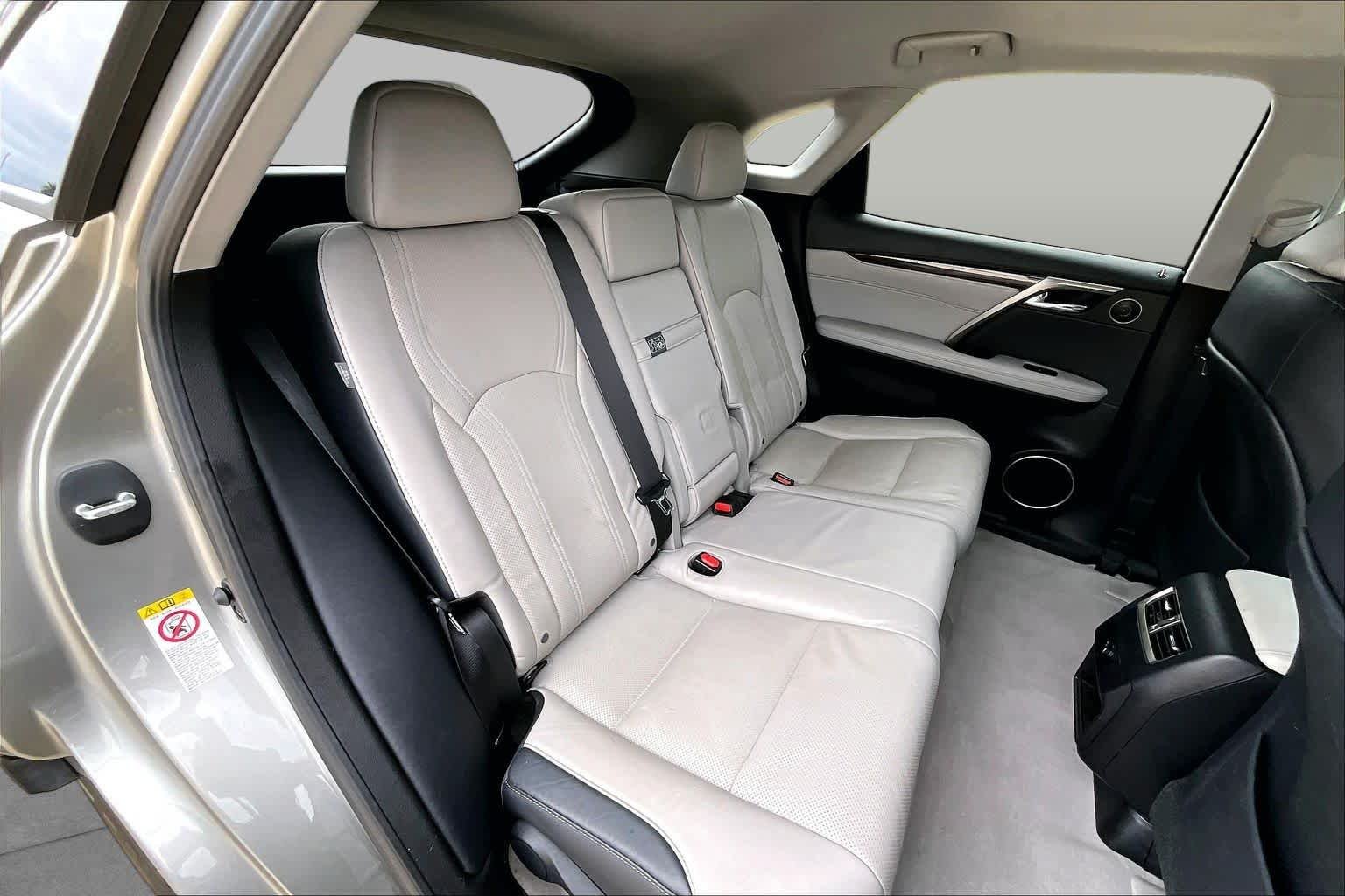 Used 2019 Atomic Silver Lexus  image 19