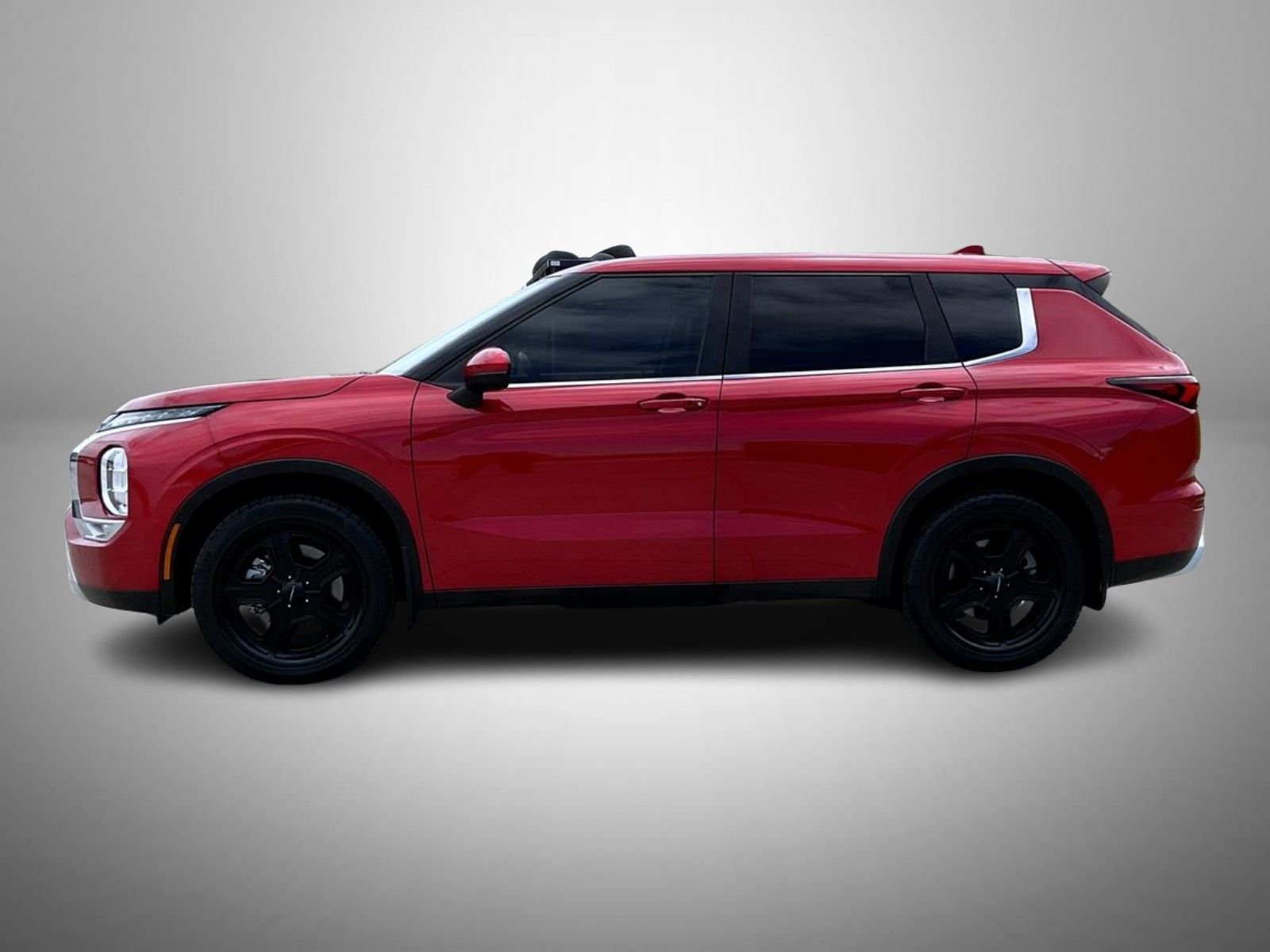 Used 2023 Red Mitsubishi SE image 8