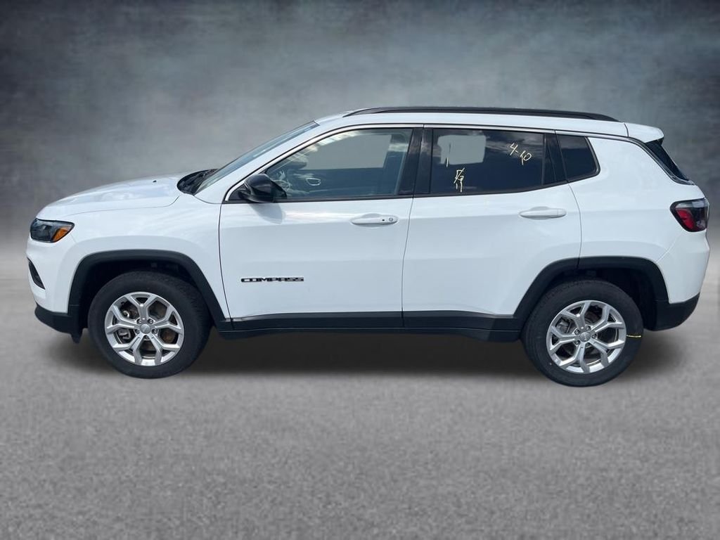 Used 2024 White Jeep Latitude image 2