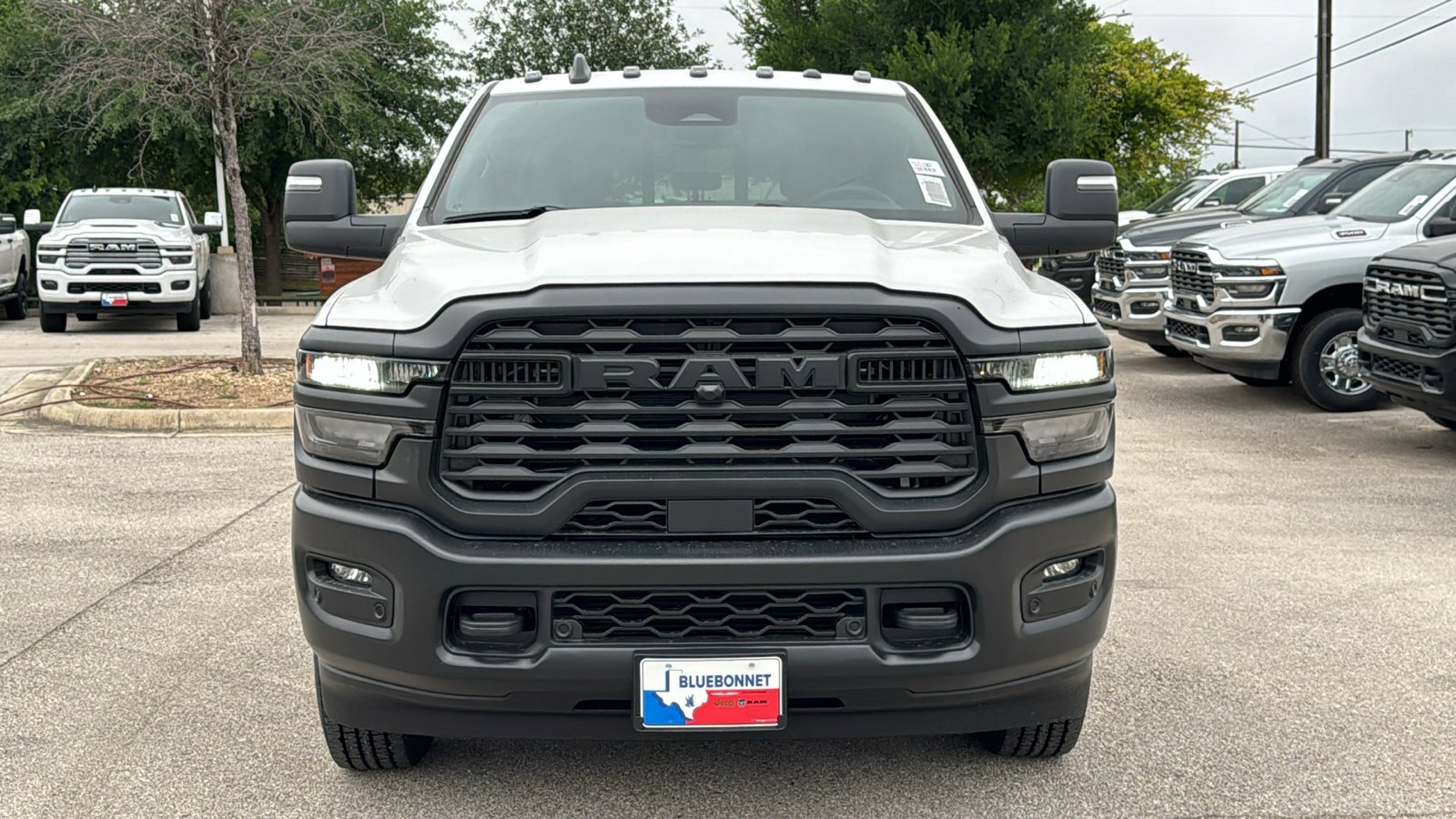 New 2026 Bright White Clear-Coat Exterior Paint RAM Tradesman image 2