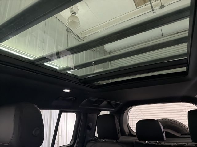 2023 Land Rover Defender S - Photo 39