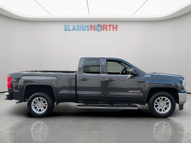 Used 2017 Gray GMC SLE image 4