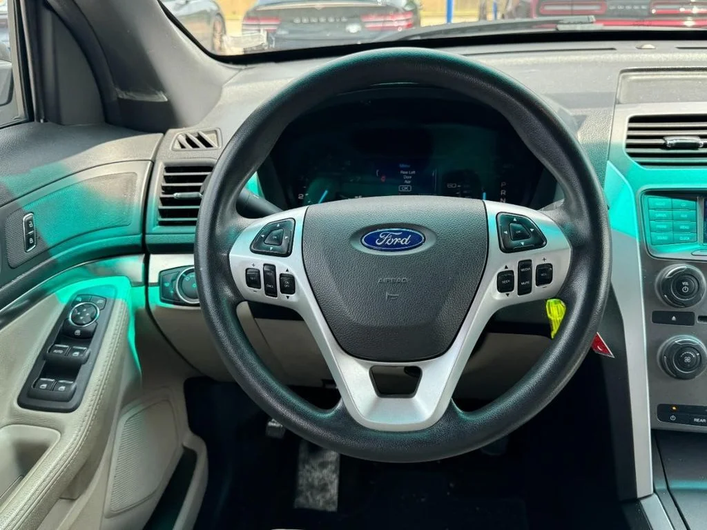 Used 2014 Oxford White Ford Base image 13