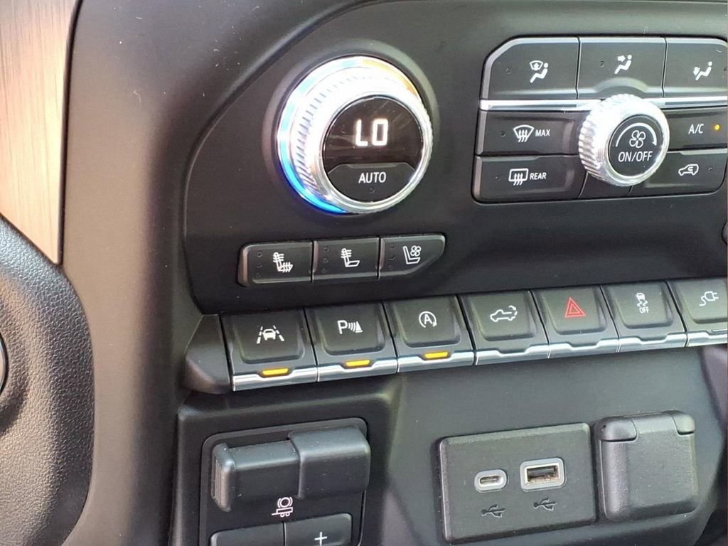 Used 2019 WHITE FROST TRICOAT GMC Denali image 8