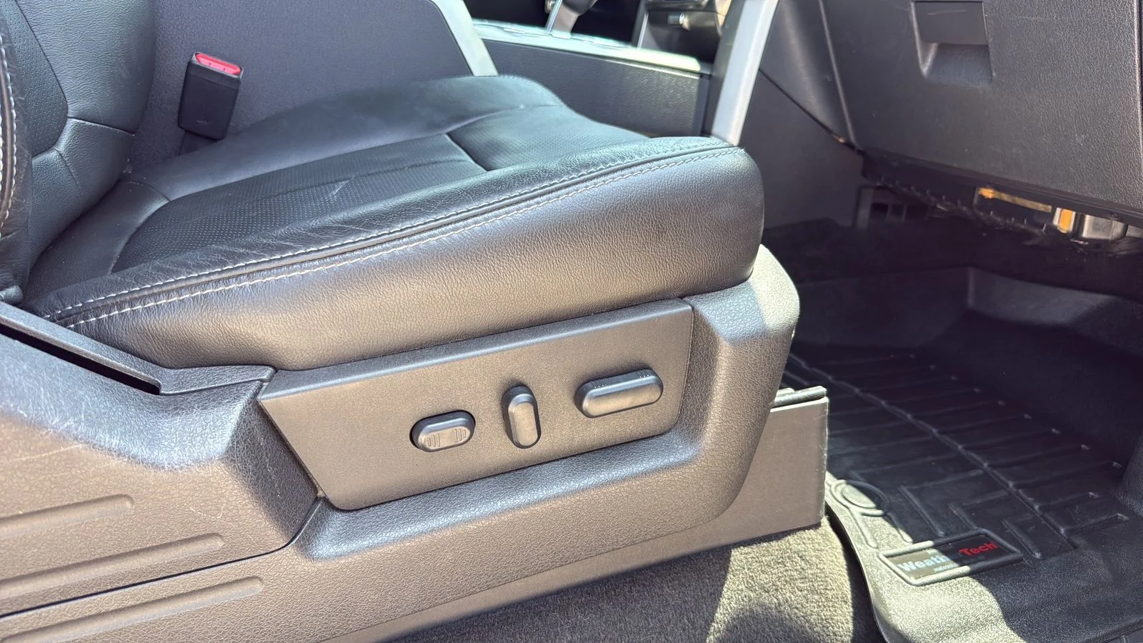 Used 2013 Gray Ford FX2 image 19