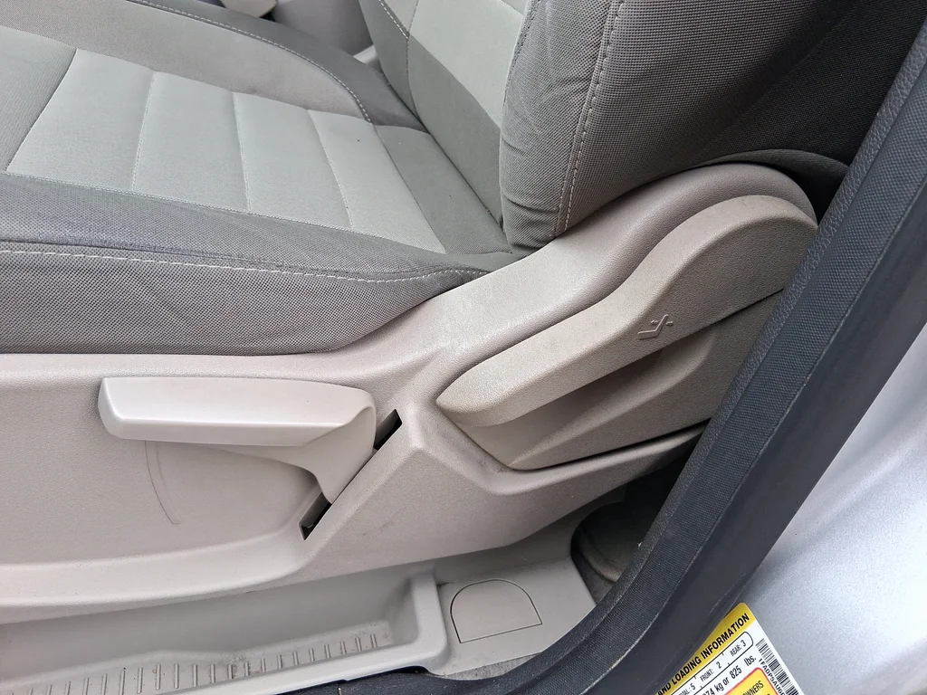 Used 2013 Silver Ford SE image 18