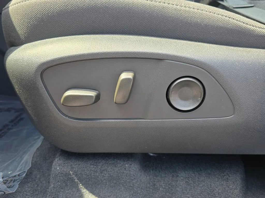 2026 GMC Acadia Elevation - Photo 16