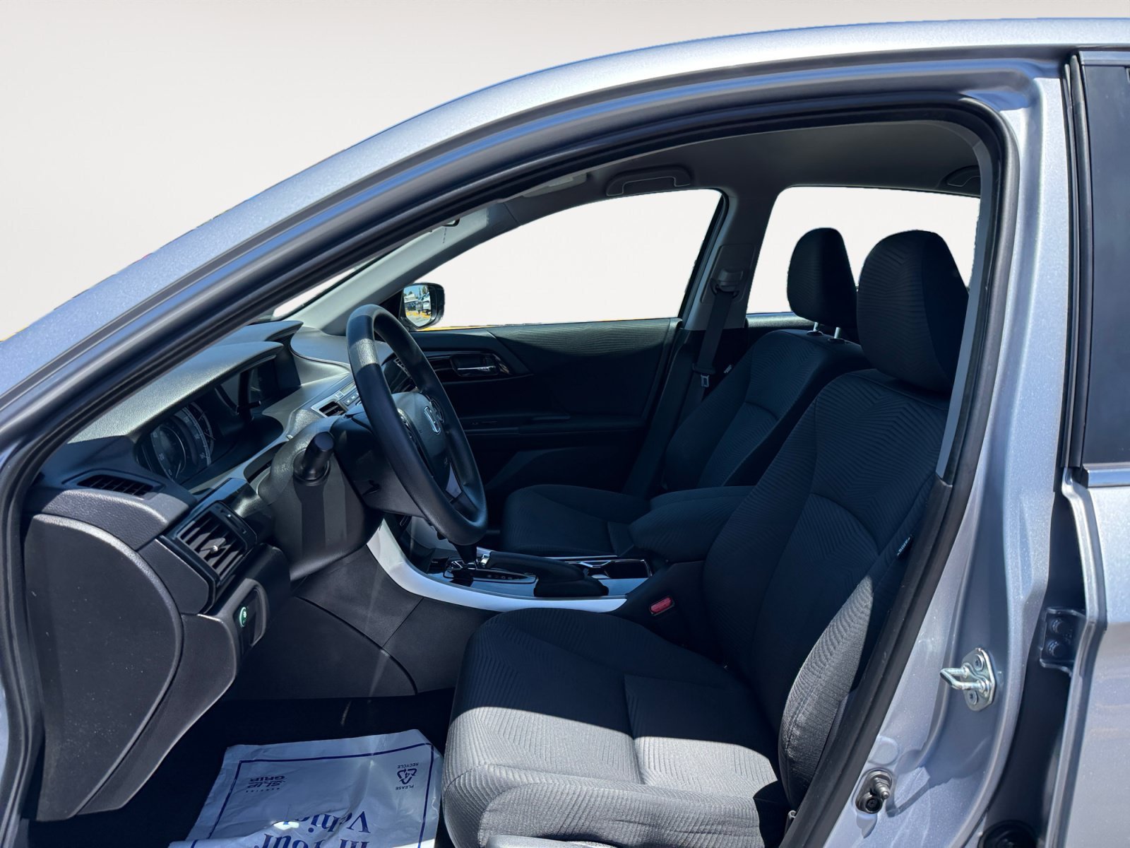 Used 2017 Silver Honda LX image 10