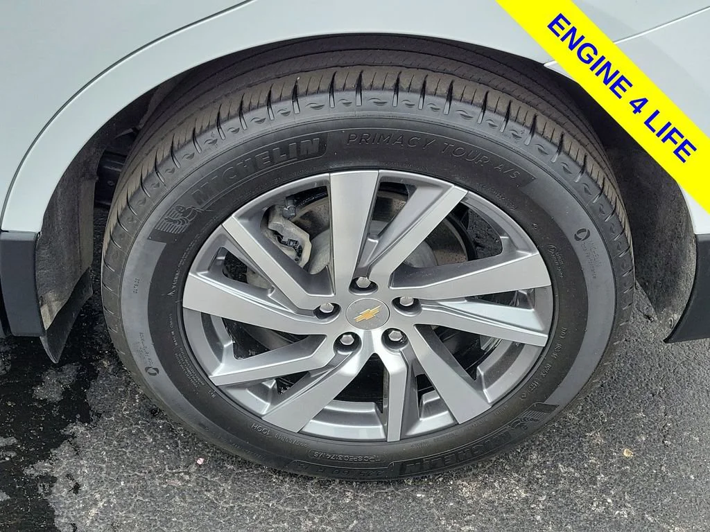 Used 2022 Summit White Chevrolet Premier image 27