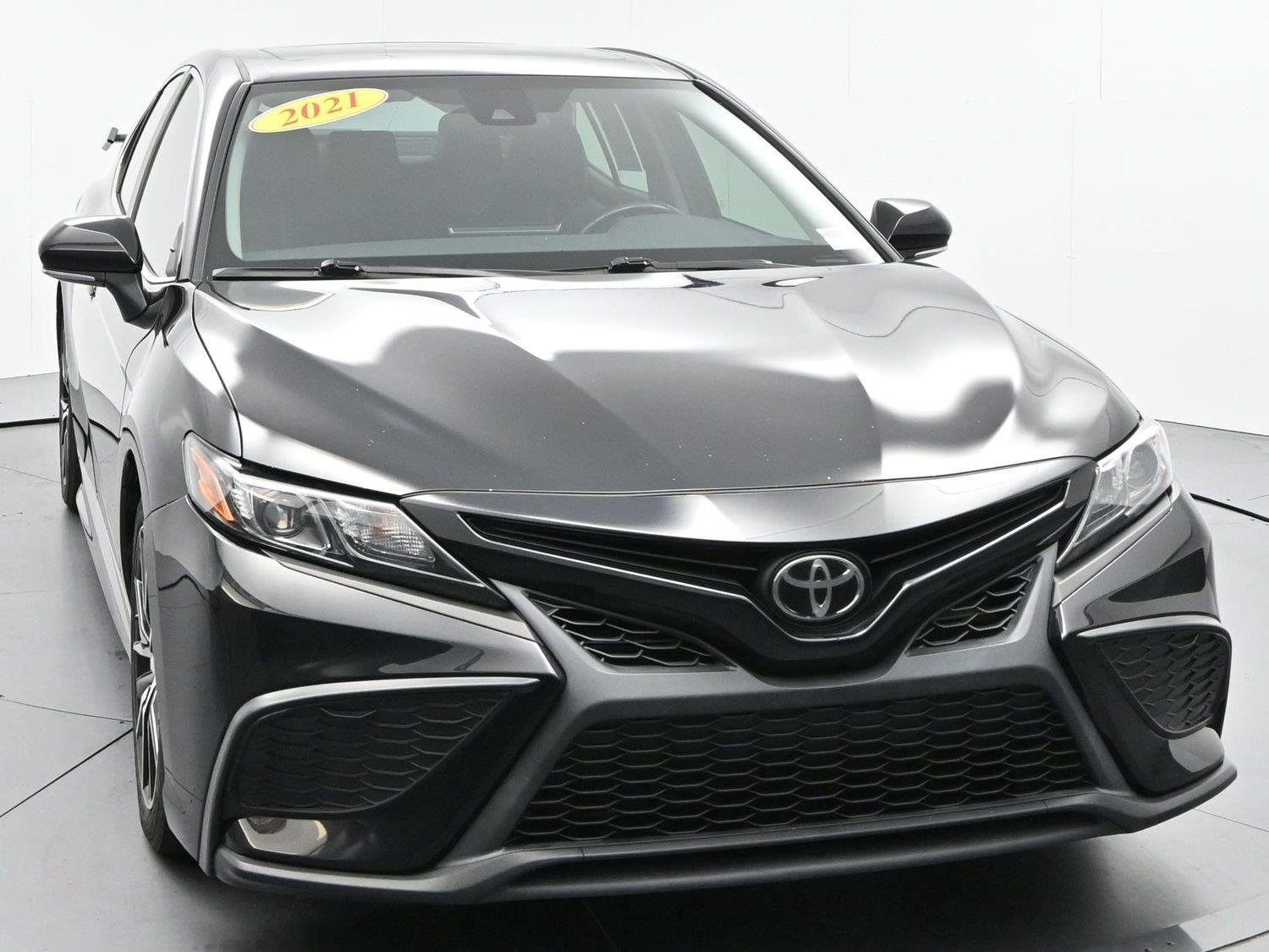Used 2021 Midnight Black Metallic Toyota SE image 2