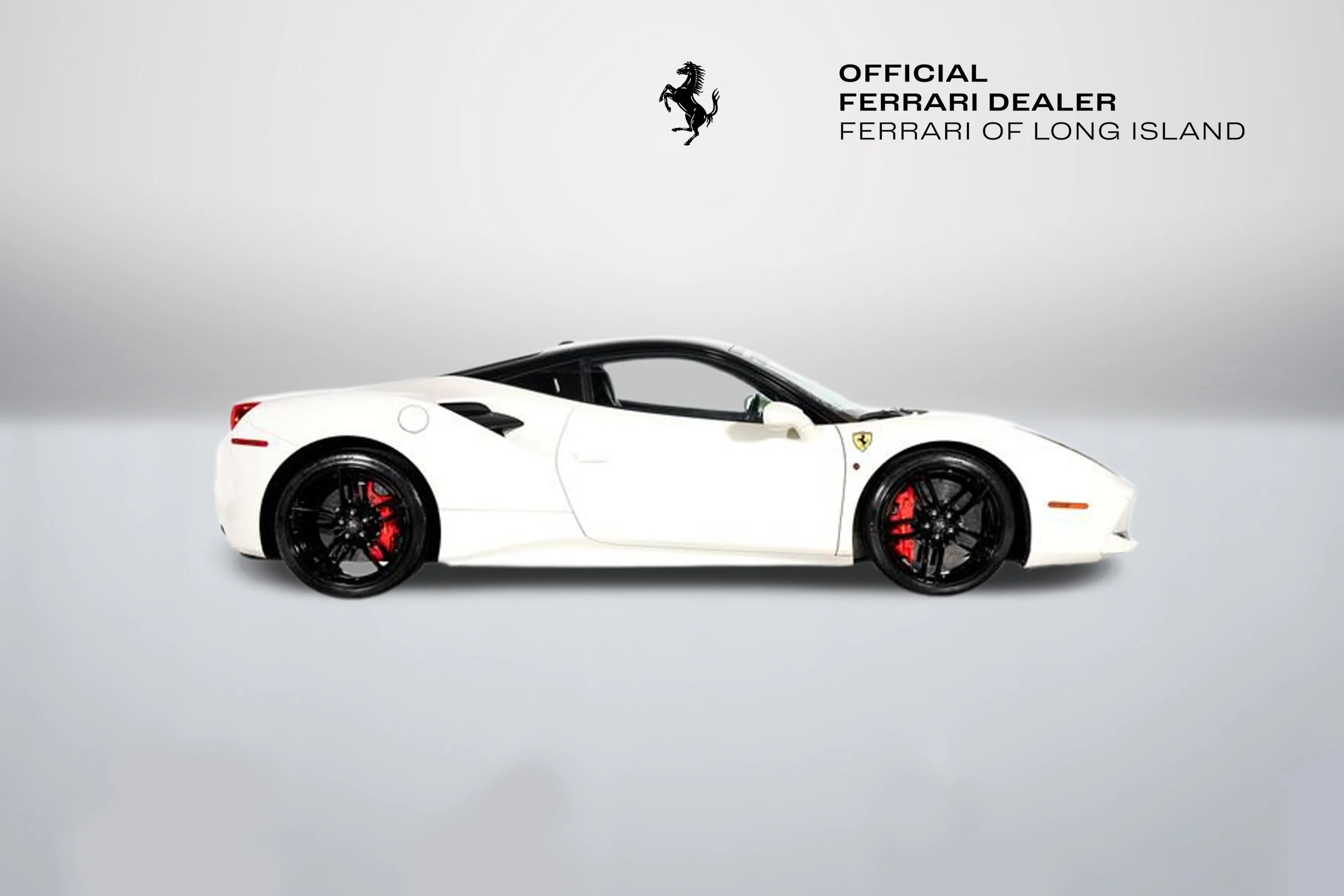 Used 2016 Bianco Avus Ferrari  image 13