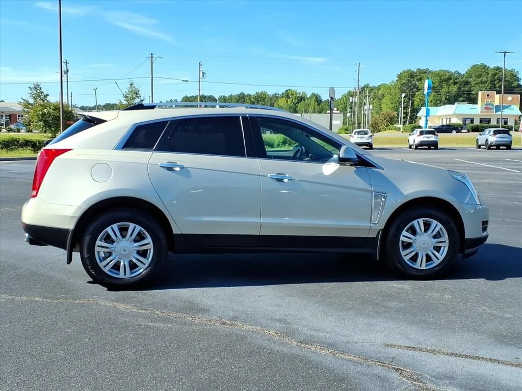 Used 2015 SILVER COAST METALLIC Cadillac Luxury Collection image 20
