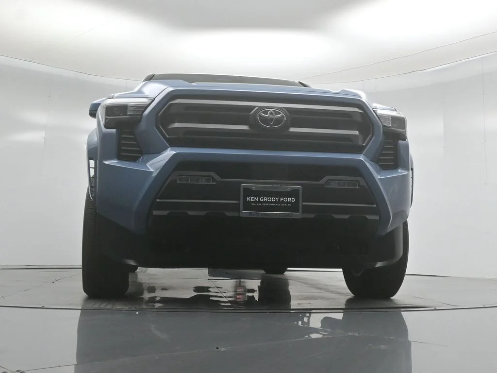 Used 2026 Blue Toyota SR5 image 41