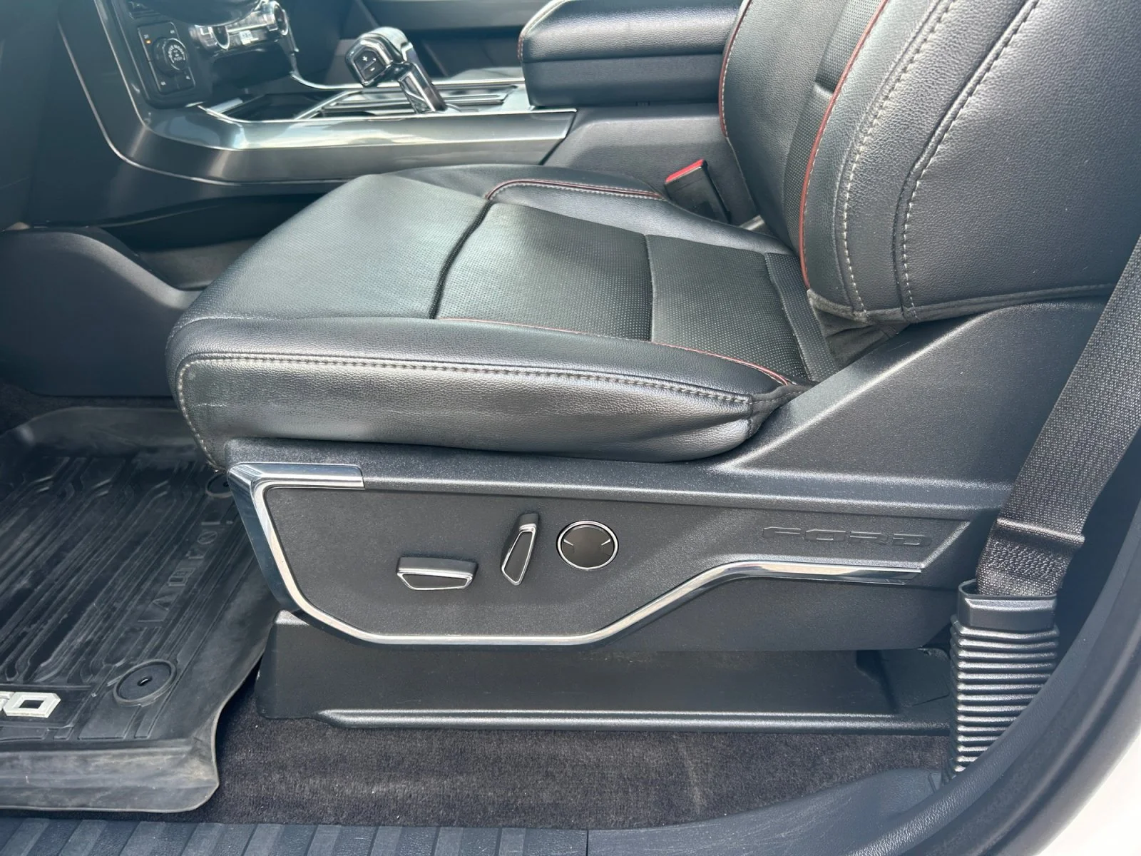 Used 2022 WHITE Ford LARIAT SuperCrew image 15