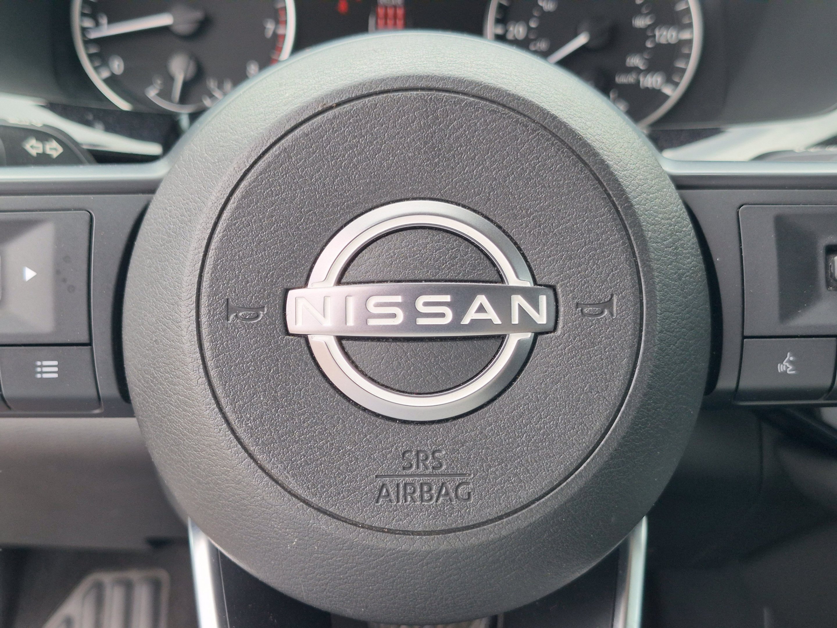 2025 Nissan Pathfinder SV - Photo 40