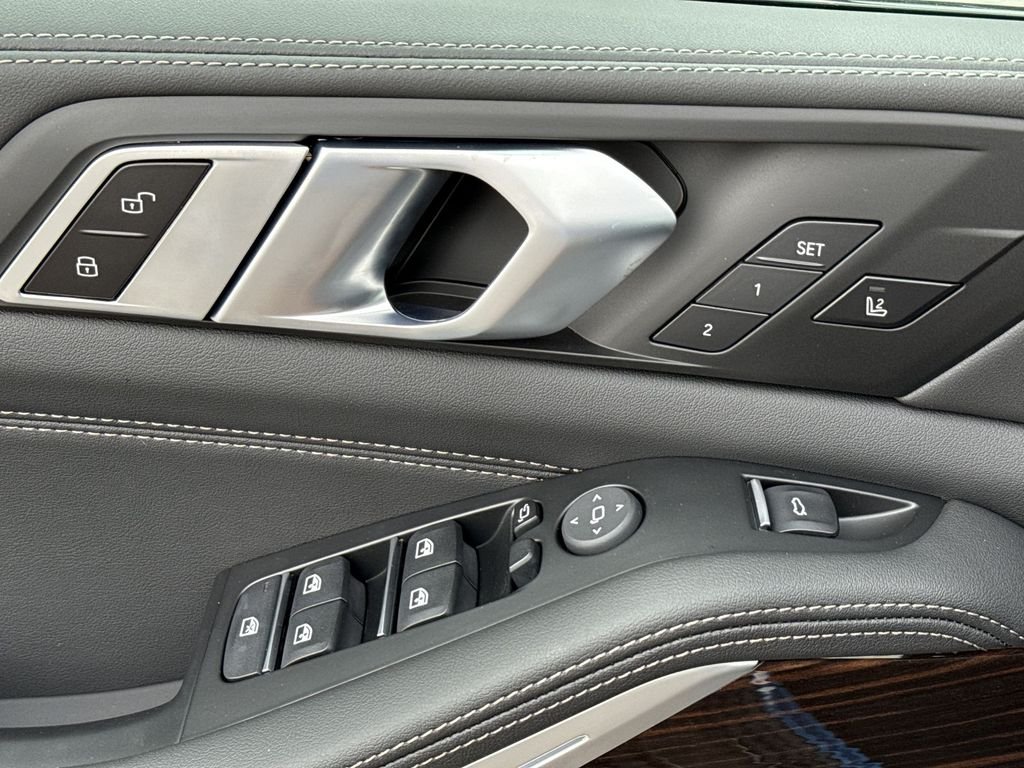 New 2026 Green Metallic BMW xDrive40i image 13