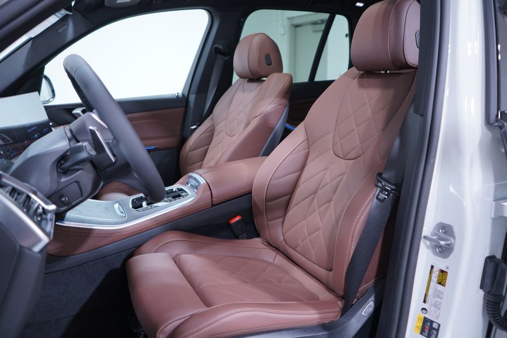 New 2026 Alpine White BMW xDrive50e image 7