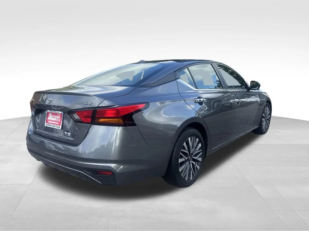 Used 2024 Gray Nissan 2.5 SV image 9