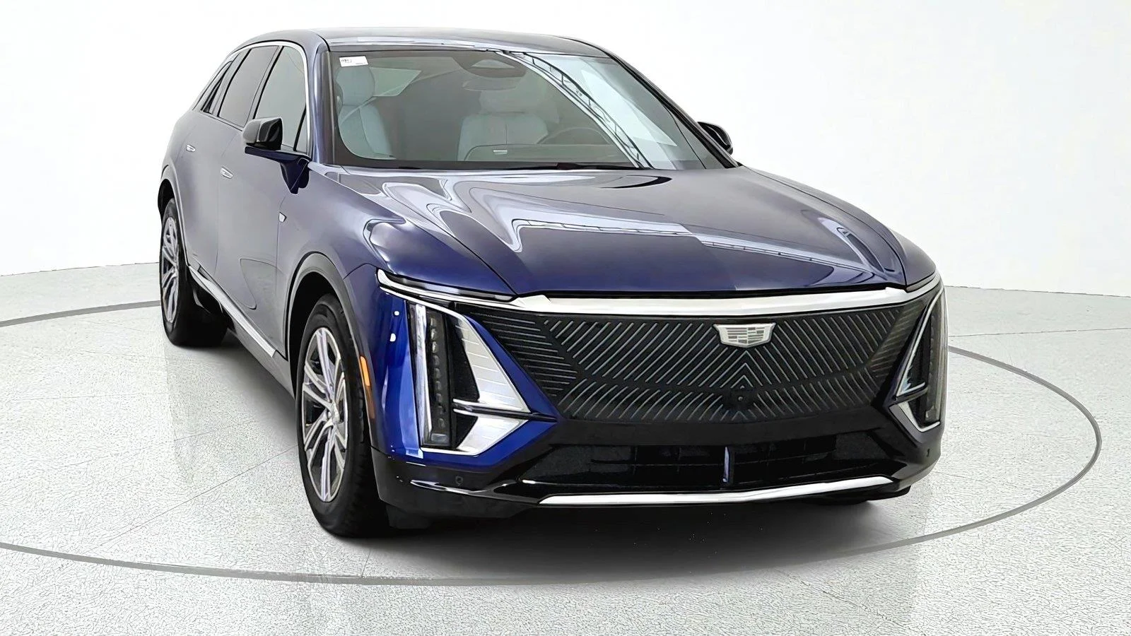 Used 2024 Cadillac LYRIQ Luxury 1 with VIN 1GYKPPRL2RZ137728 for sale in Florence, KY