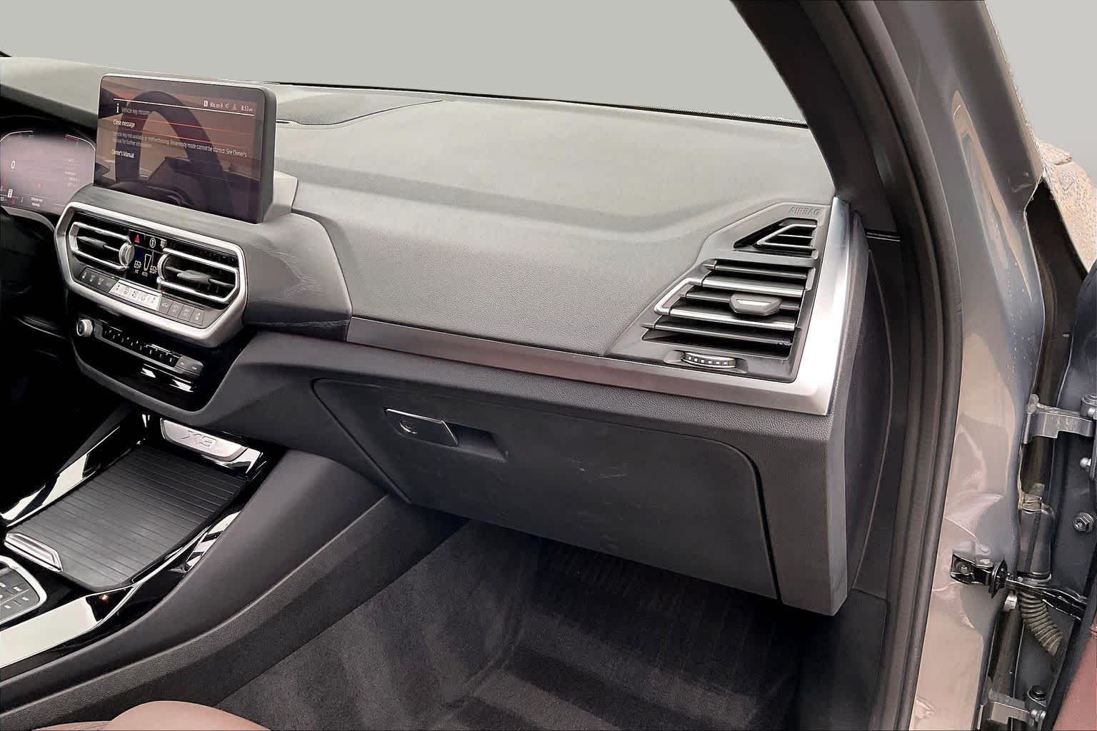 Used 2024 Skyscraper Grey Metallic BMW xDrive30i image 17