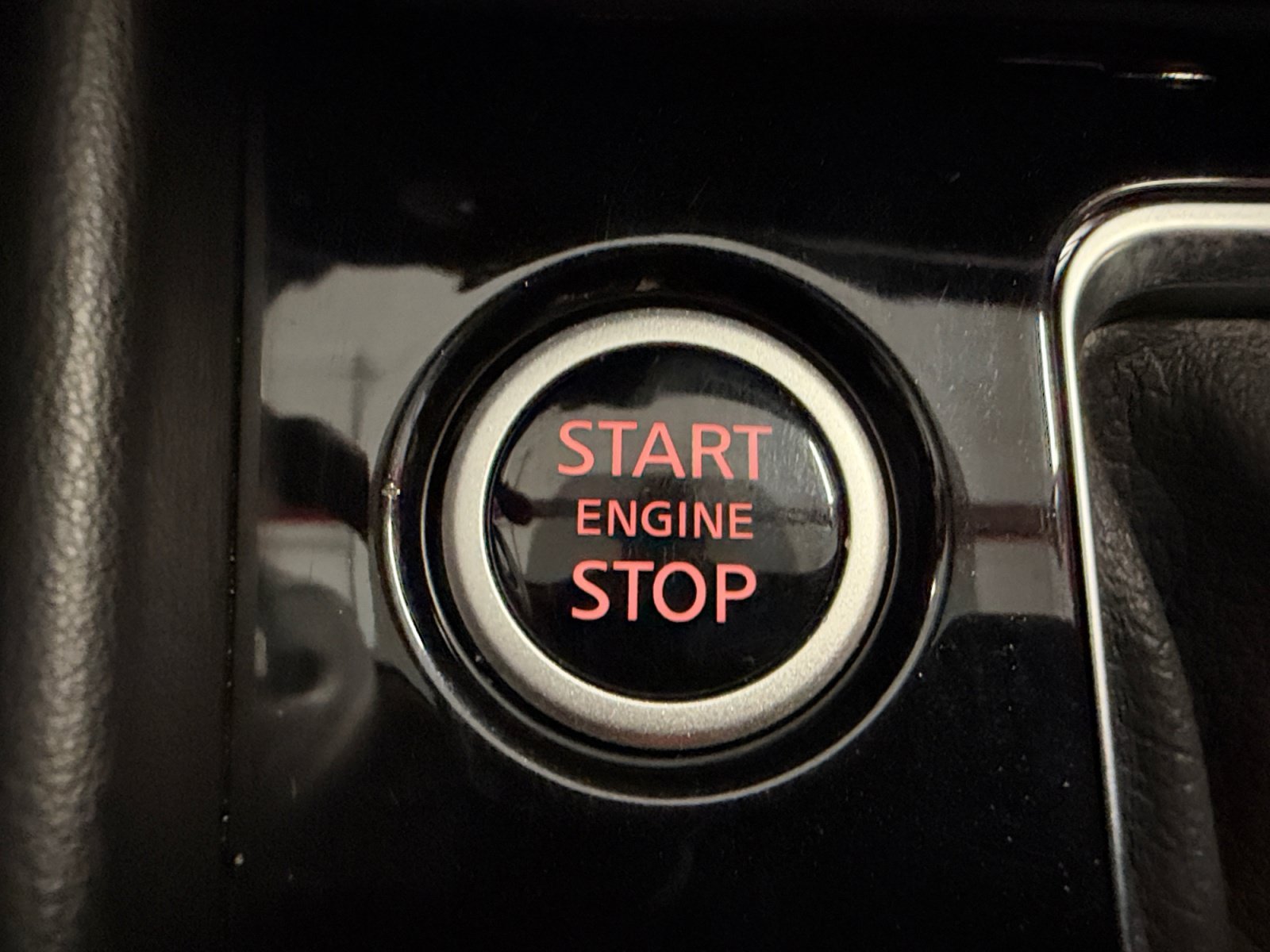 Used 2023 Gray/Super Black Nissan SR image 31