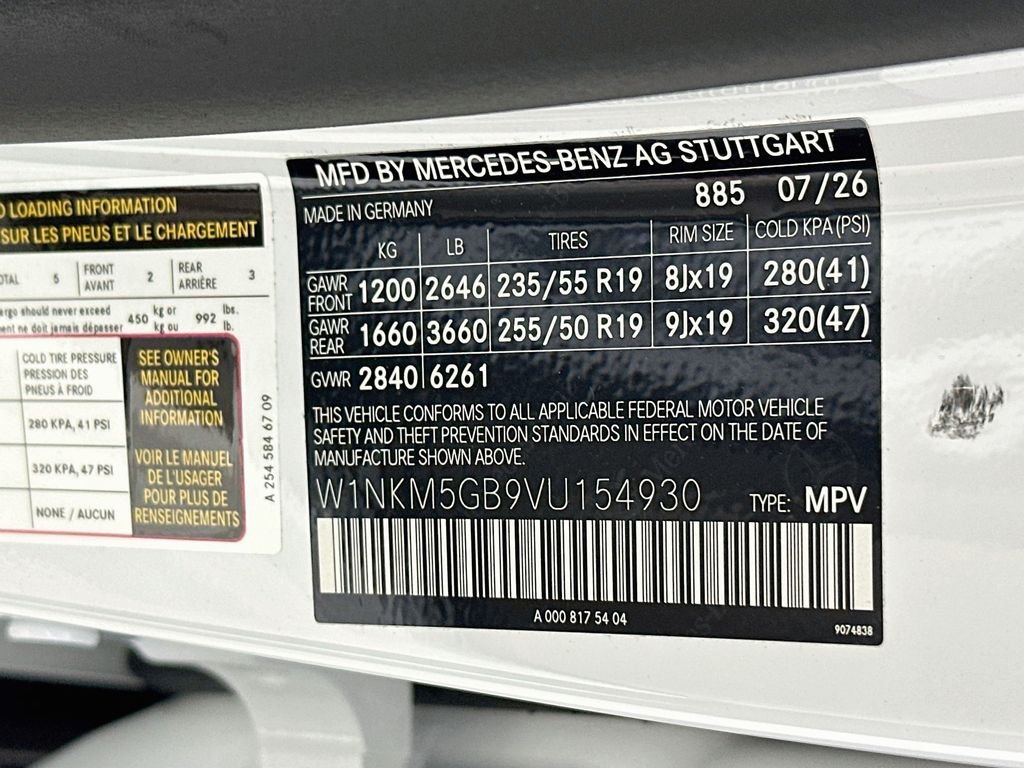 New 2027 MANUFAKTUR Moonlight White Metallic Mercedes-Benz GLC 350e image 34