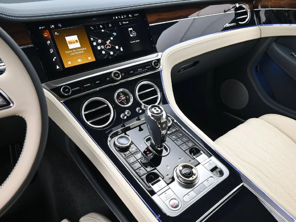 Used 2026  Bentley V8 image 8