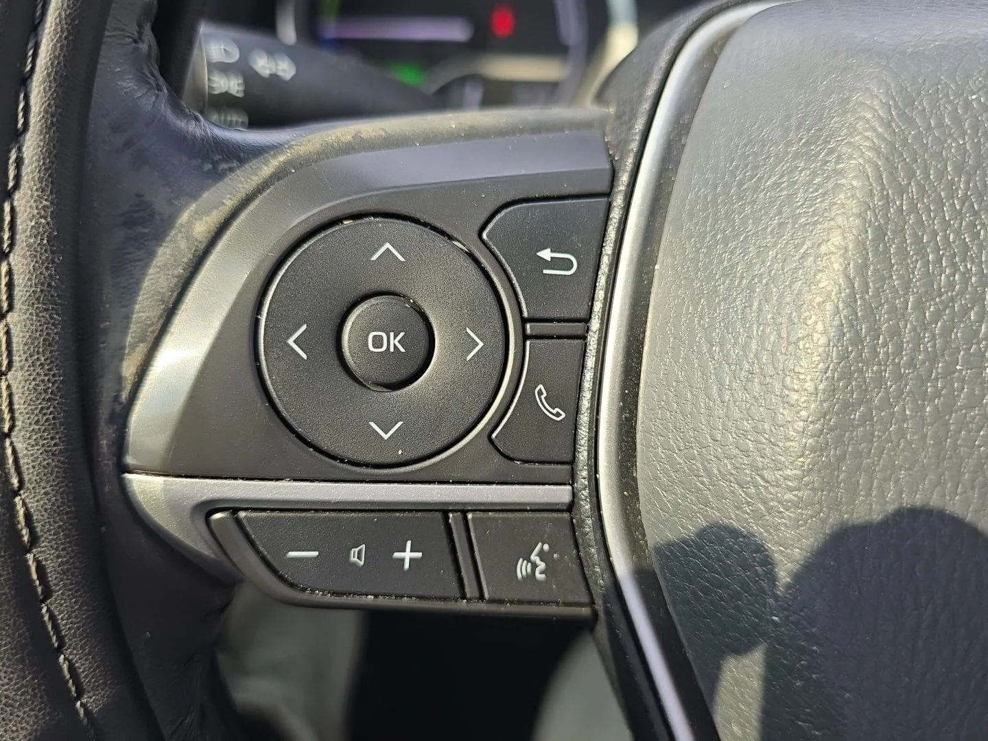 Used 2022 Predawn Gray Mica Toyota Hybrid XLE image 13