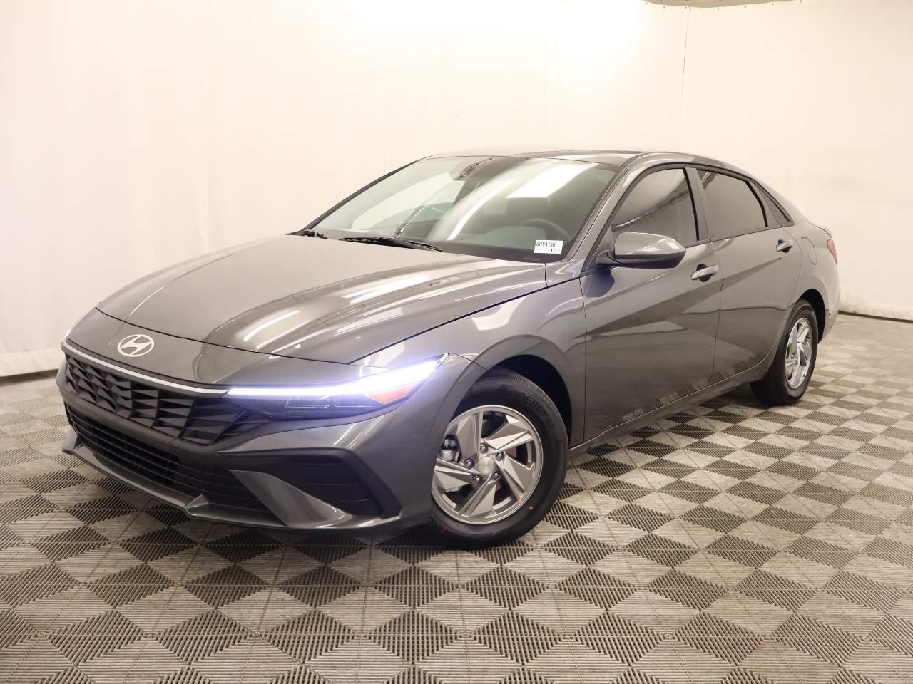 New 2026 Amazon Gray Pearl Hyundai SE image 1