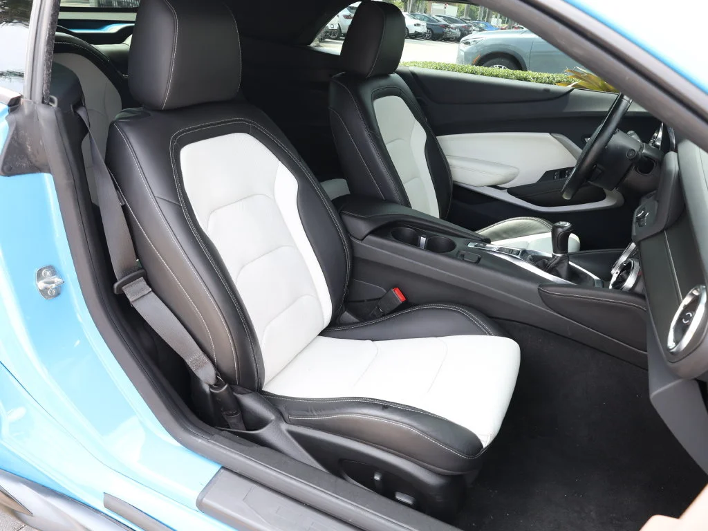 Used 2023 Blue Chevrolet 2LT image 19