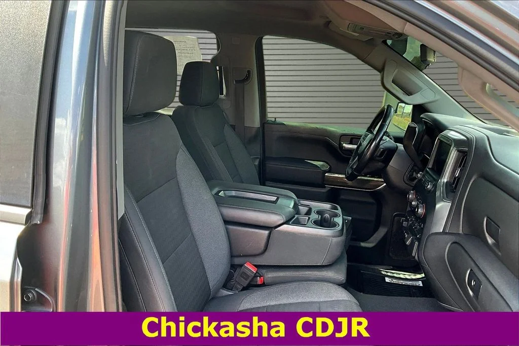 Used 2020 Gray Chevrolet LT image 29