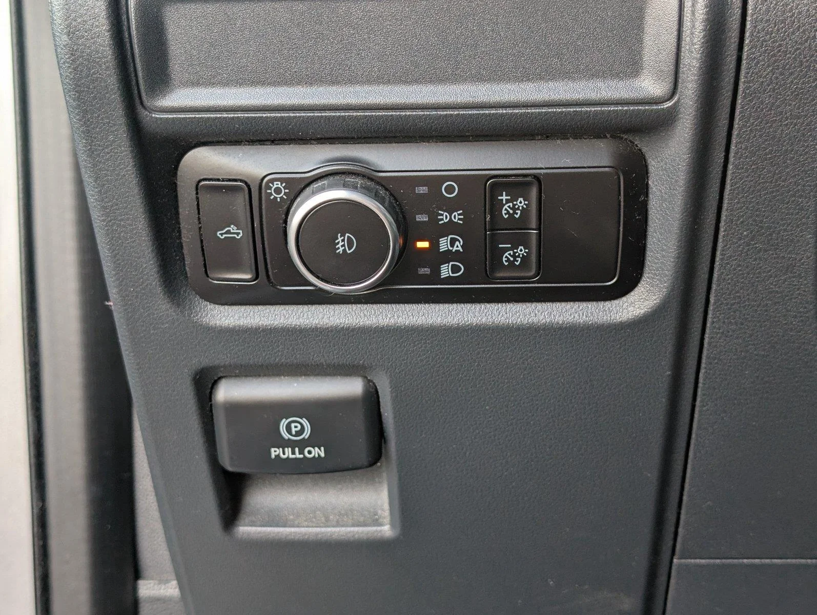 Used 2023 Iconic Silver Ford XL image 29