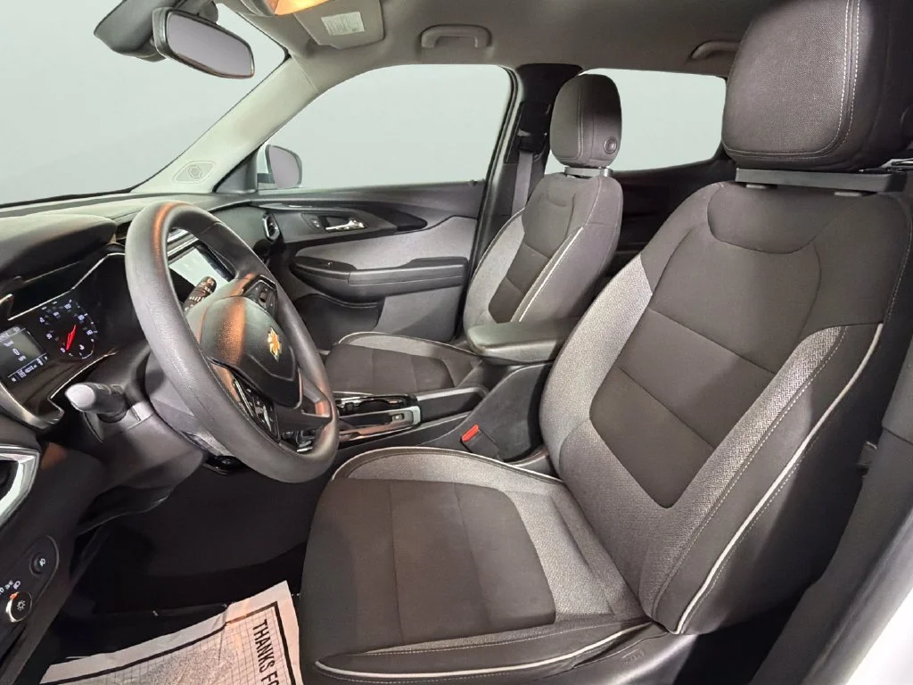 Used 2021 SUMMIT WHITE Chevrolet LT image 18