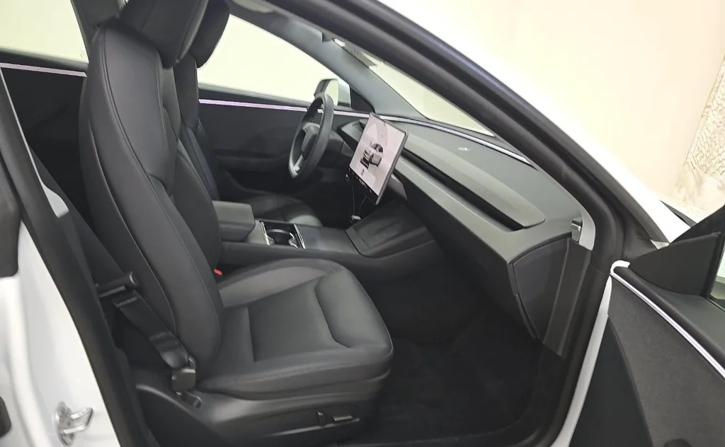 Used 2025 White Tesla Long Range image 9