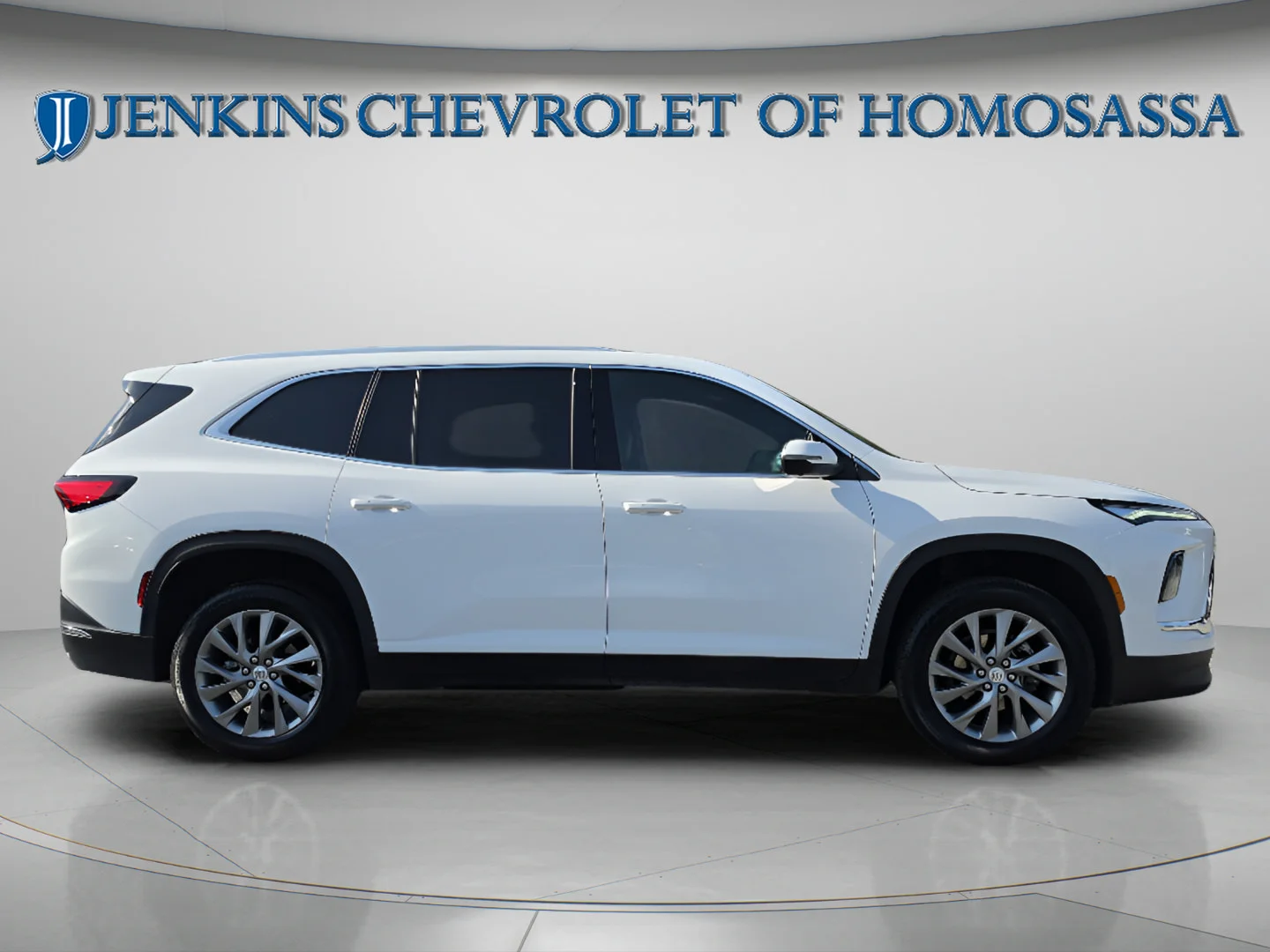 Used 2025 Summit White Buick Preferred image 3