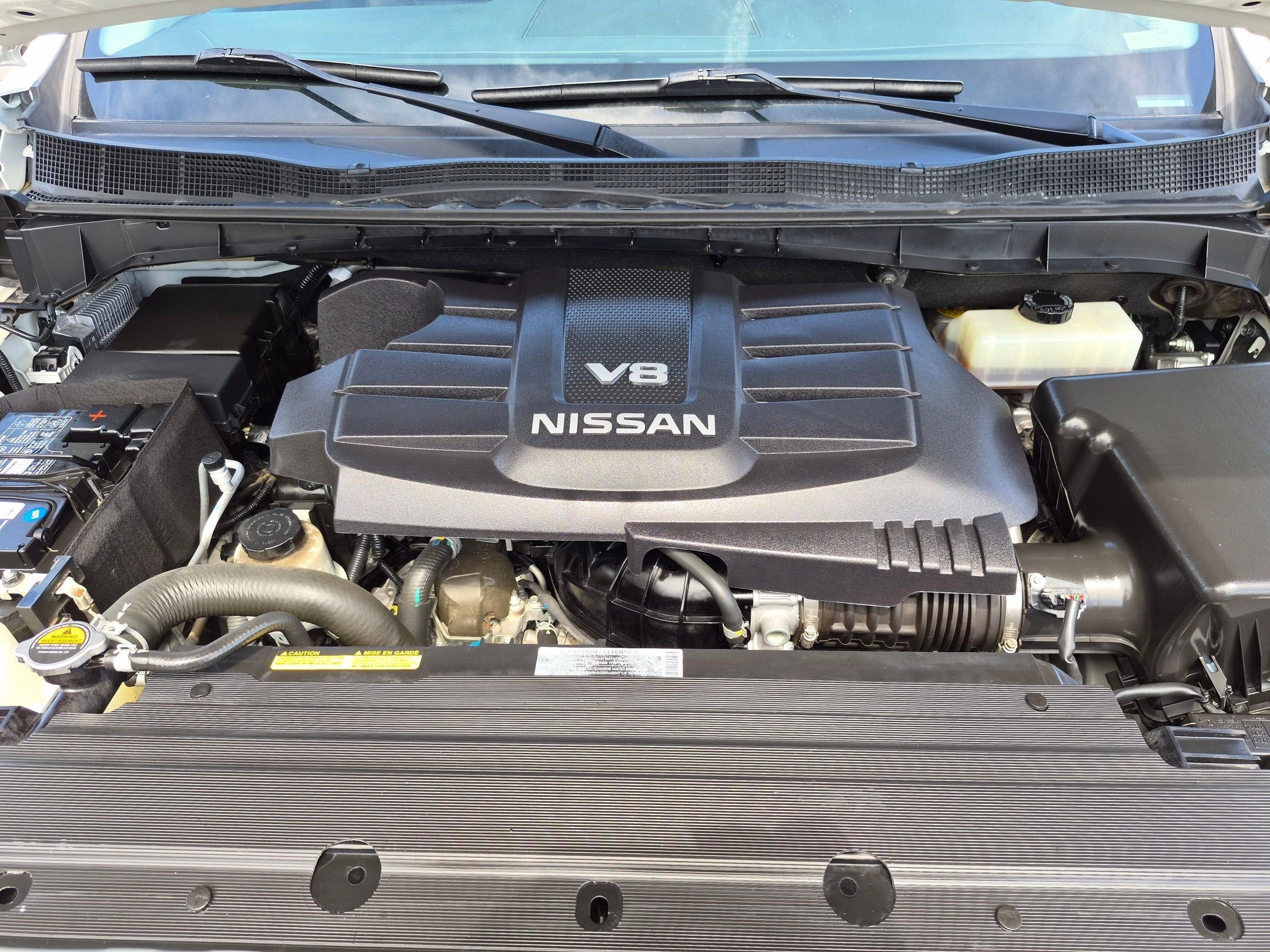 Used 2018 Pearl White Nissan Platinum Reserve image 33