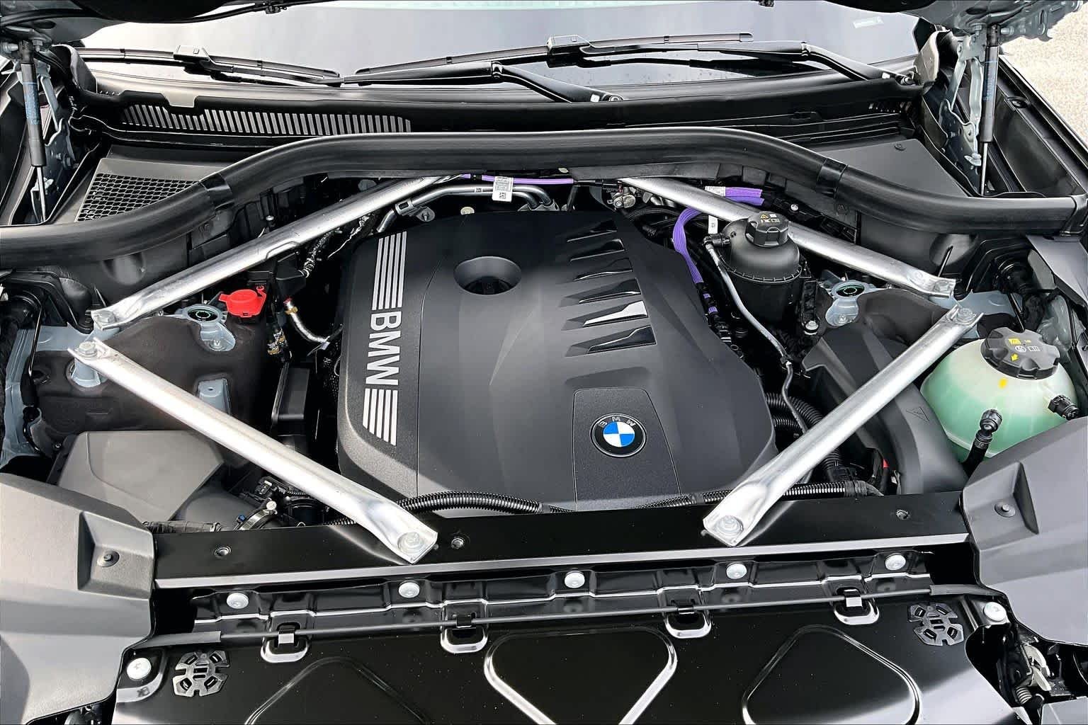 New 2027 Brooklyn Grey Metallic BMW xDrive40i image 16