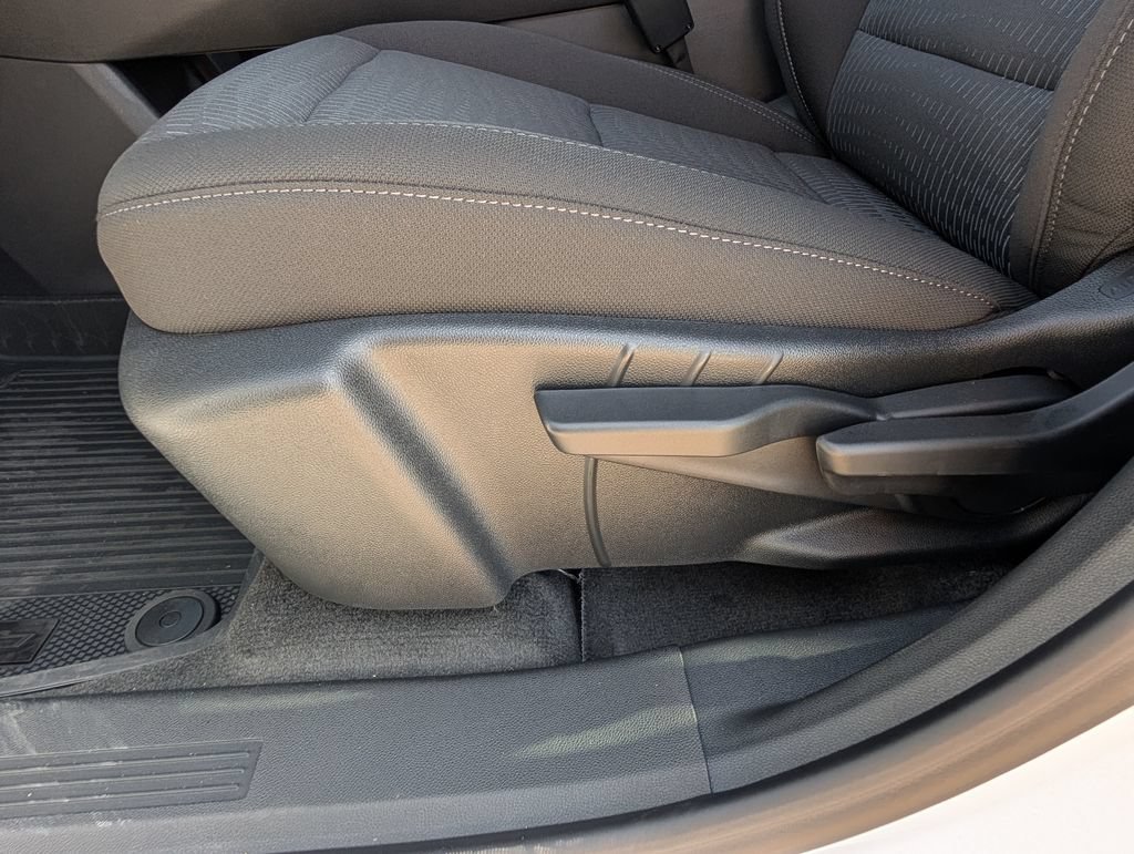 2027 Chevrolet Equinox LT - Photo 11
